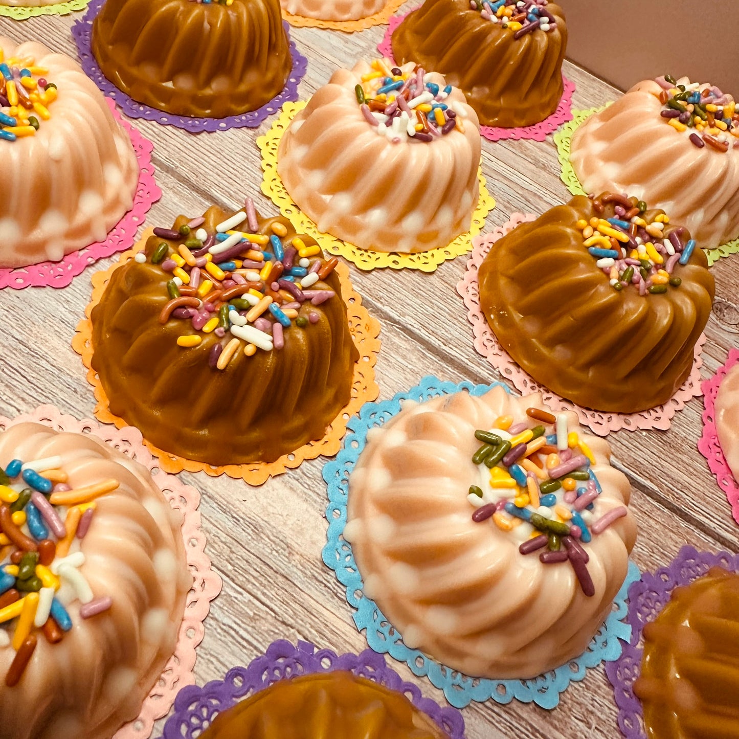 Mini Cake Wax Melts - Cocoa Magic or Vanilla Charm