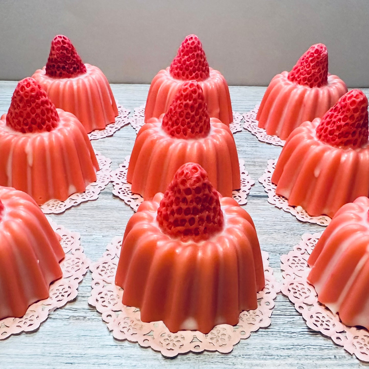 strawberry-marshmallow-mini-cake-wax-melts-strawberry-sweet-fragrance-the-kine-collective