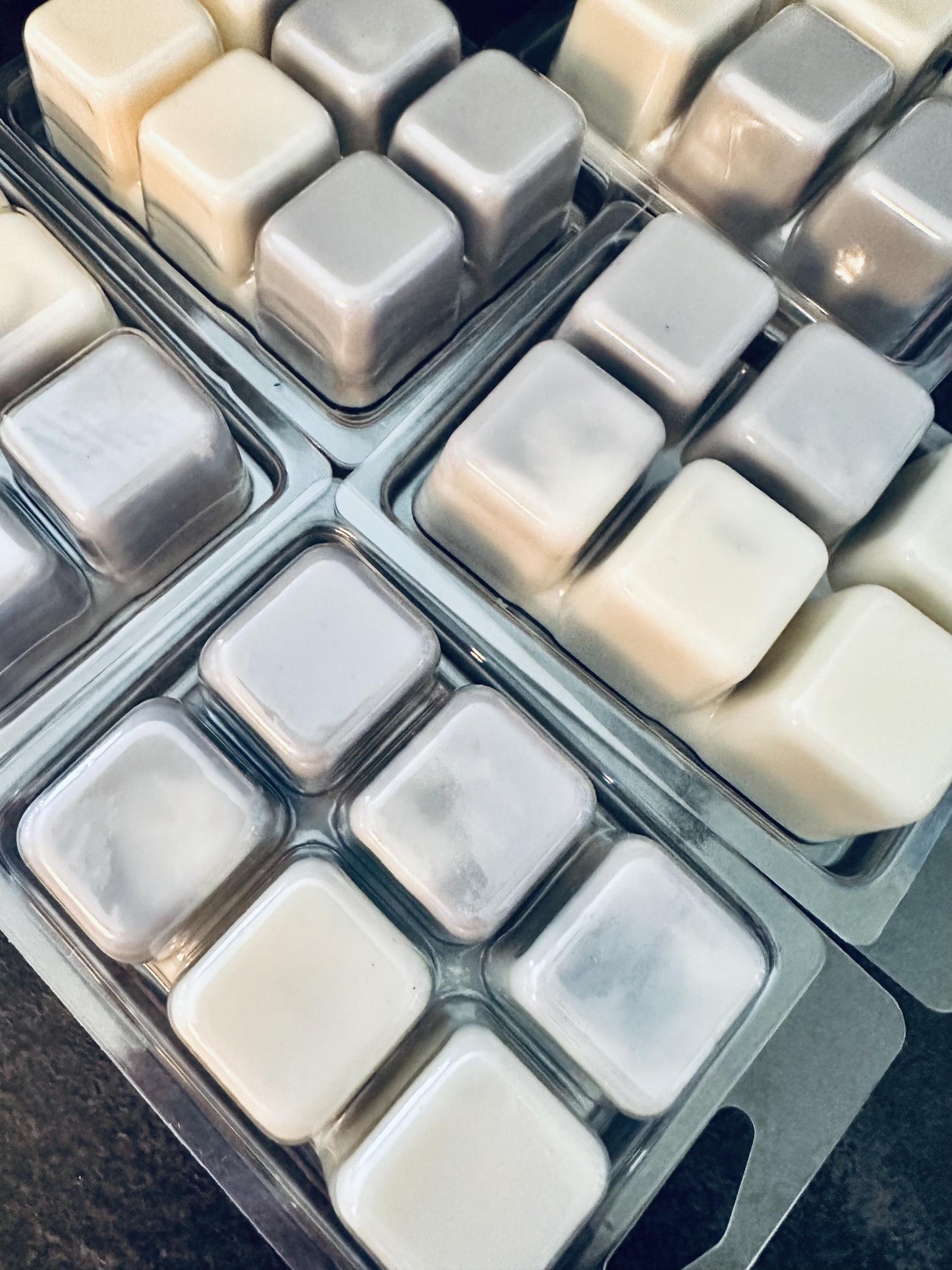 Analog Horror - Vanilla, Bergamot, Lavender, Patchouli 2.4oz Artisan Soy Wax Melts