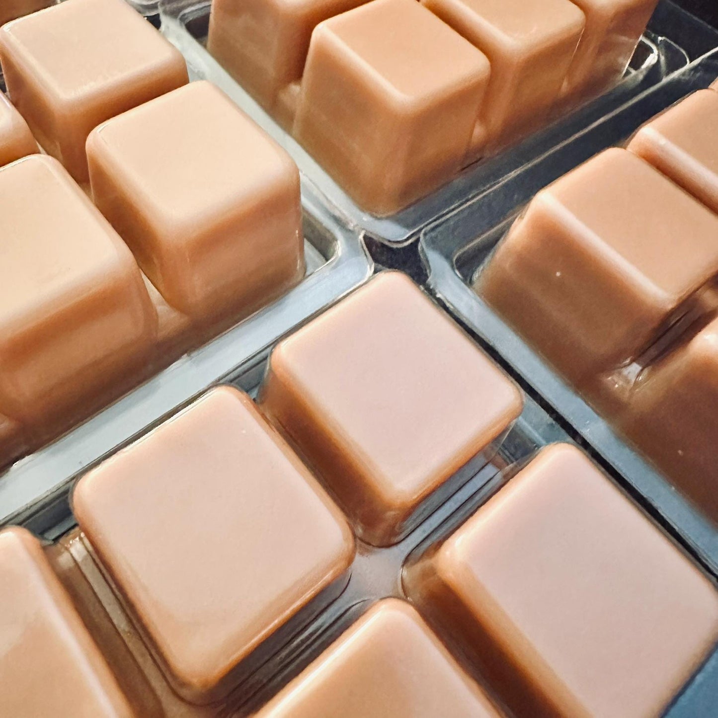 Marrakesh Express - Saffron, Incense, Peppercorn, Tobacco 2.4oz Artisan Soy Wax Melts