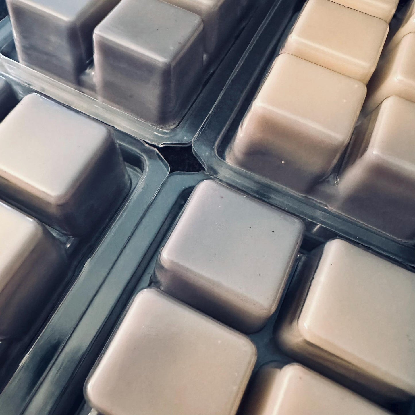 Storyteller - Ink, Anise, Patchouli, Ambrette, Night Poppy 2.4oz Artisan Soy Wax Melts