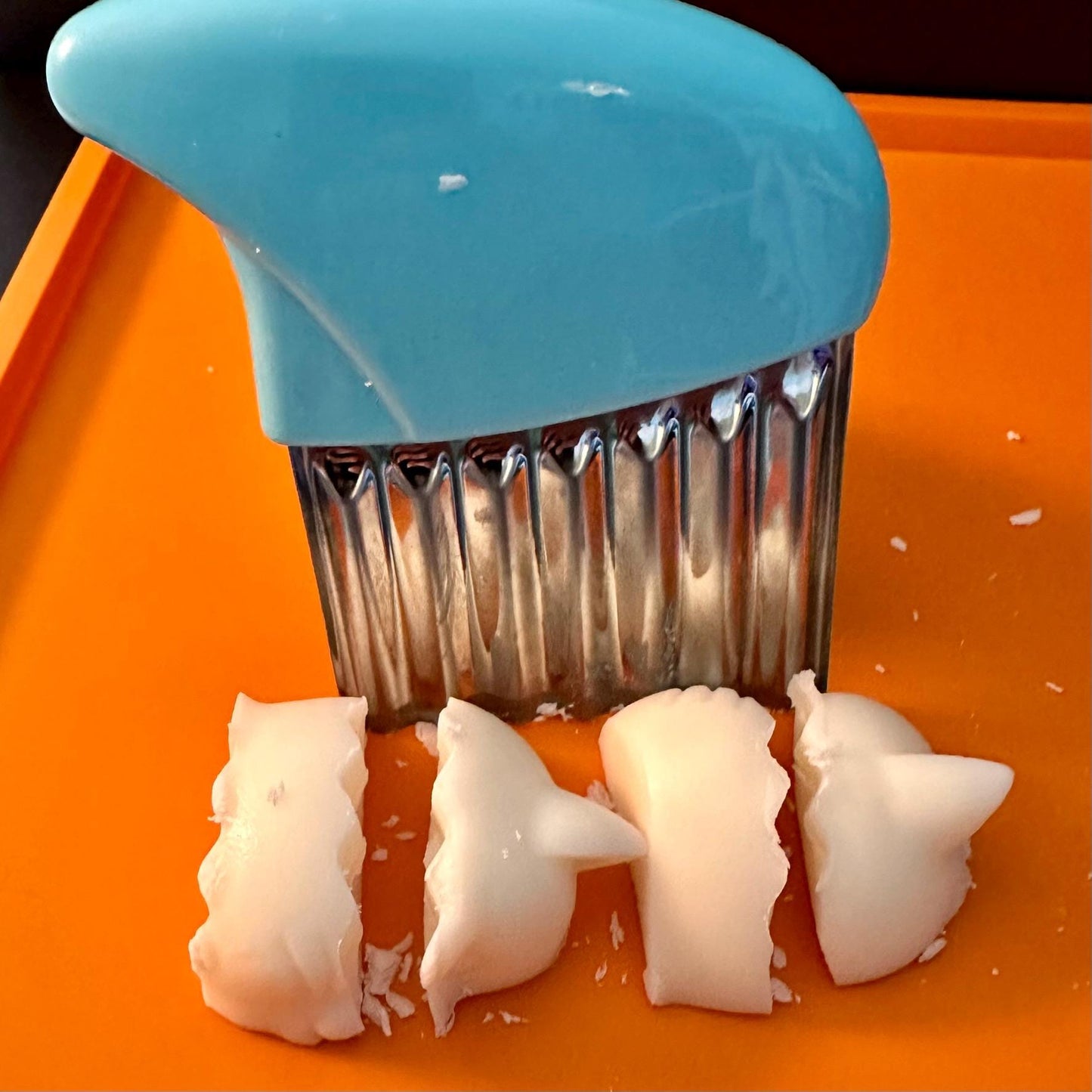 Small Mini Crinkle Cutter For Wax Melts