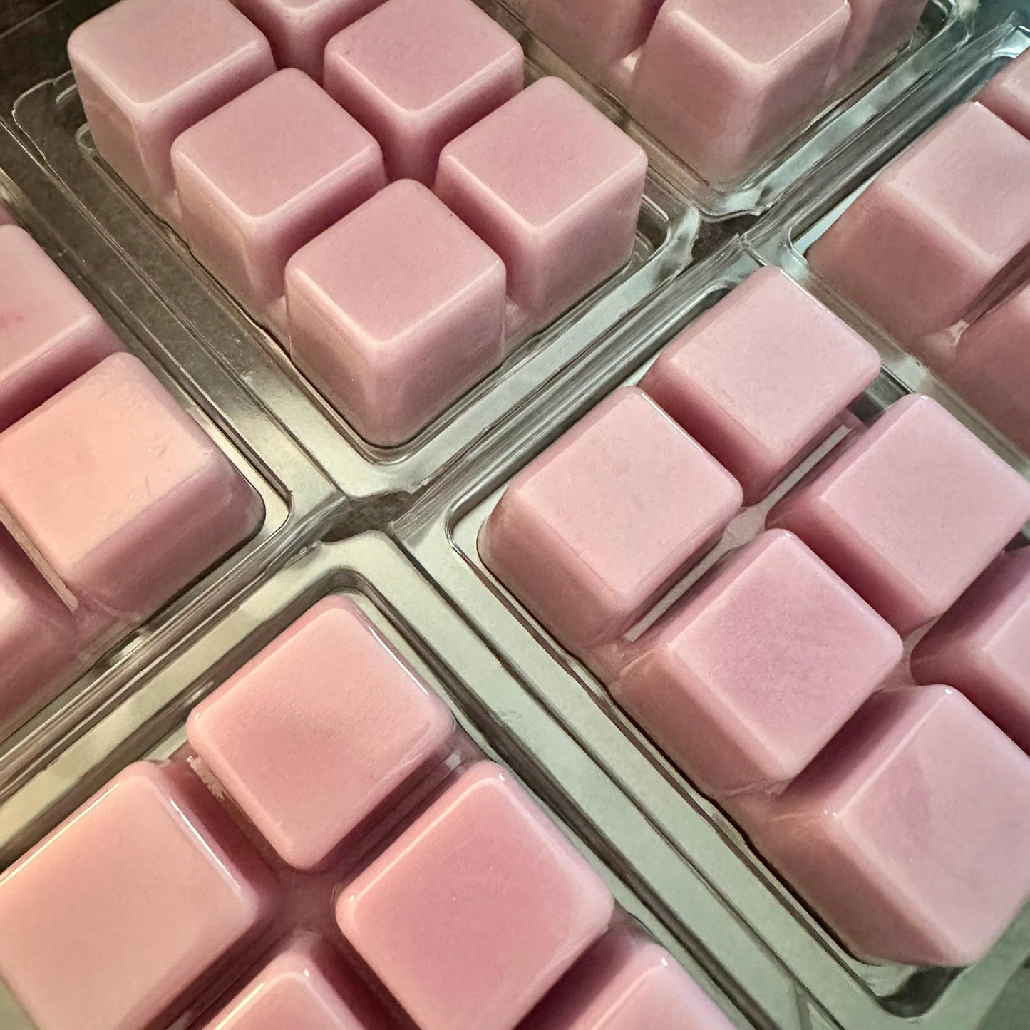 Ashtray Sunrise - Oak, Leather, Tobacco Leaf, Coriander, Clove 2.4oz Artisan Soy Wax Melts